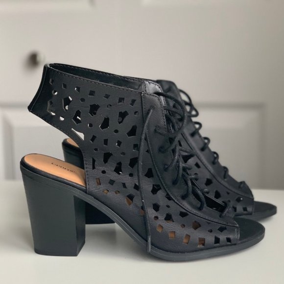 Black Heels - Picture 2 of 4